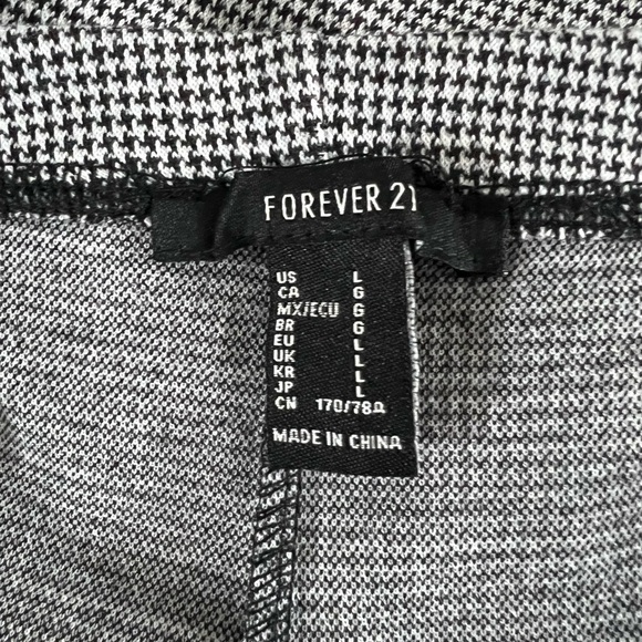 Forever 21 slacks. Size large. New with tag. - Picture 3 of 3